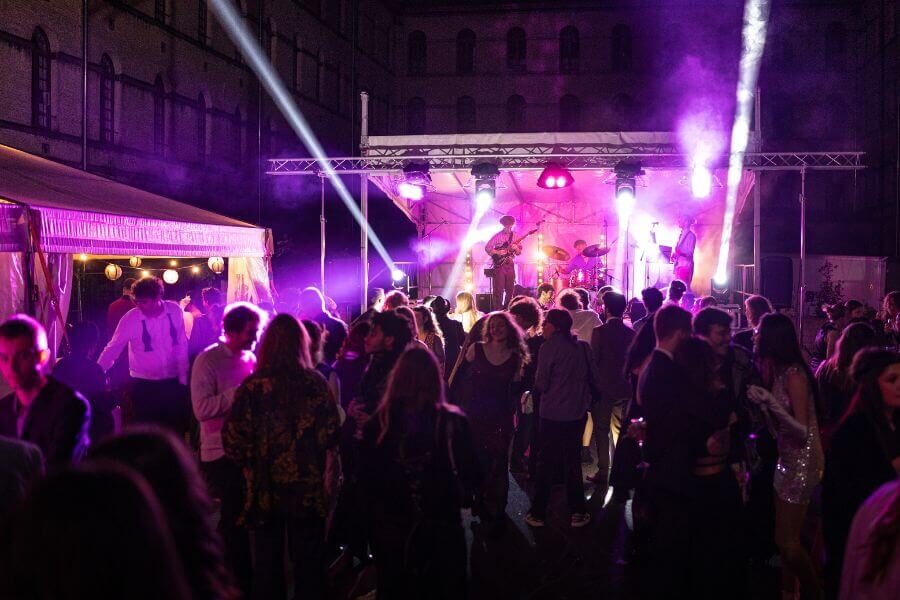 Soiree Etudiante Arts Au Carre Format Ordinateur